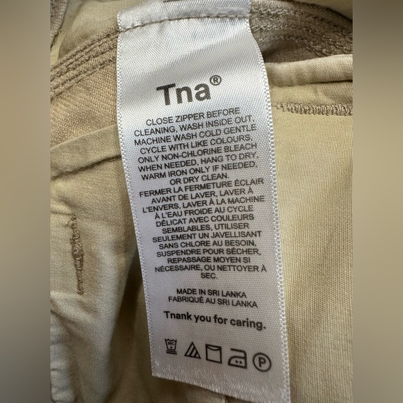 Aritzia TNA cargo baggy pants Woman’s size 6 Beige Relaxed High Rise Utility - Picture 8 of 8